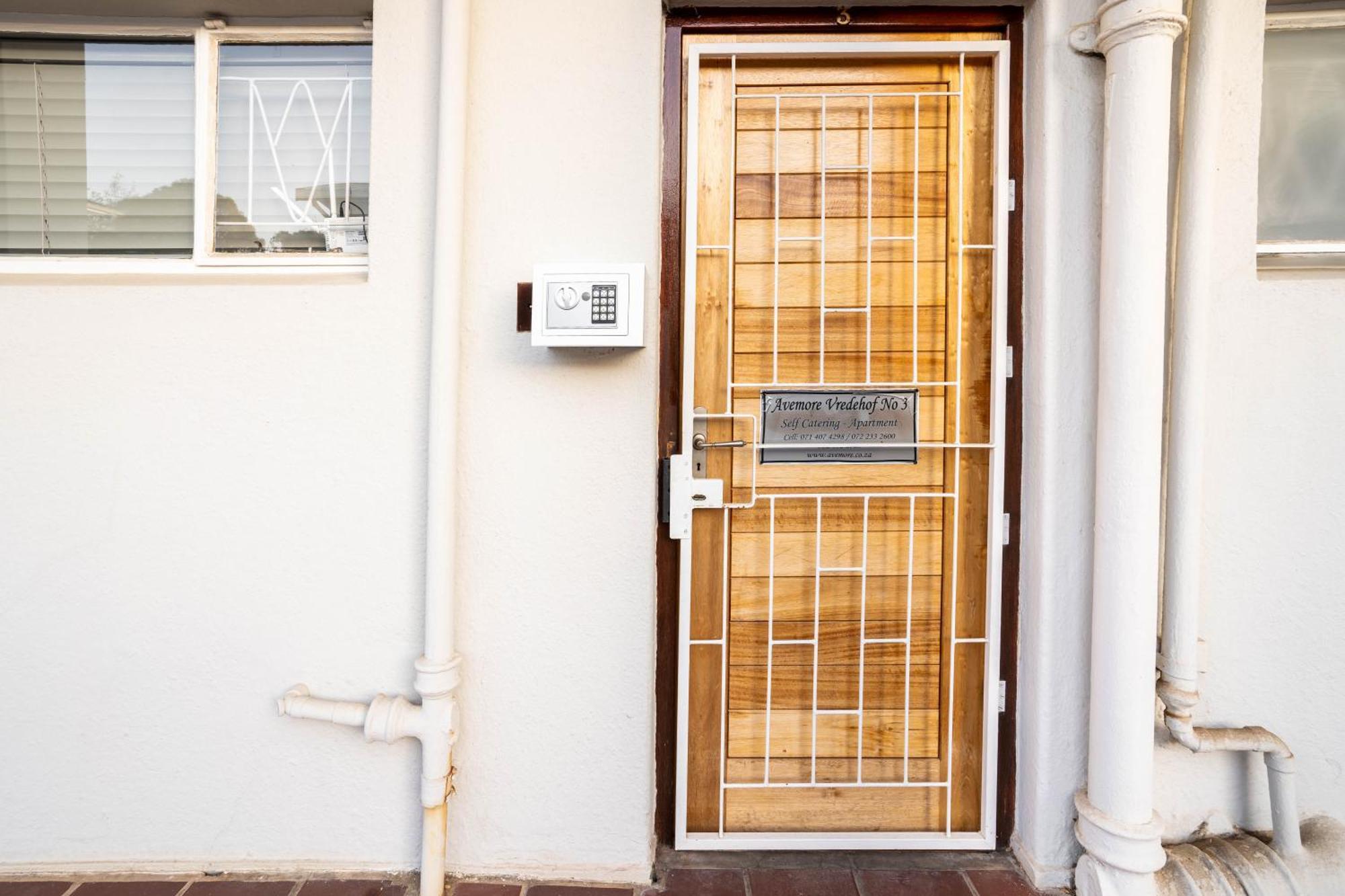 Avemore Vredehof No 3 With Backup Power For Loadshedding Apartment Stellenbosch Exterior photo